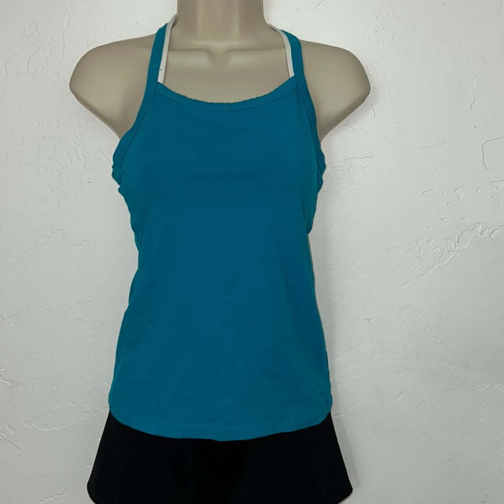 Women’s turquoise tank top